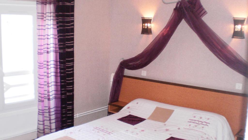 Le Relais De Saint Julien Hotel Room photo